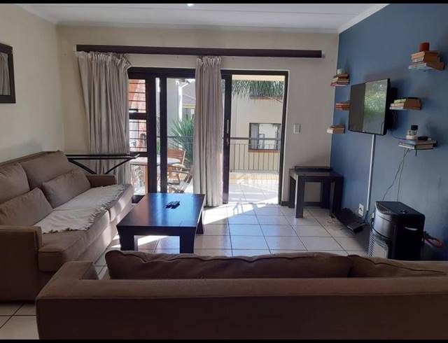 2 BEDROOM APARTMENT FOR SALE IN SUNNINGHILL